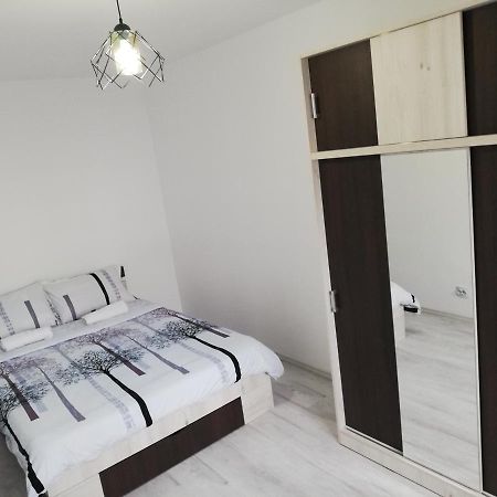 Apartament Brezoi Διαμέρισμα Εξωτερικό φωτογραφία